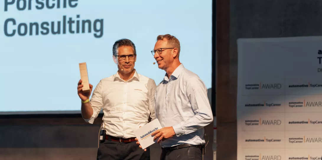 Stefan Stock, HR Director at Porsche Consulting, on Stage at the TopCareer Awards 2024 in Stuttgart