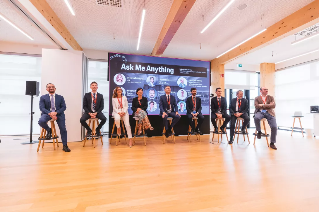 Panel with all the speakers