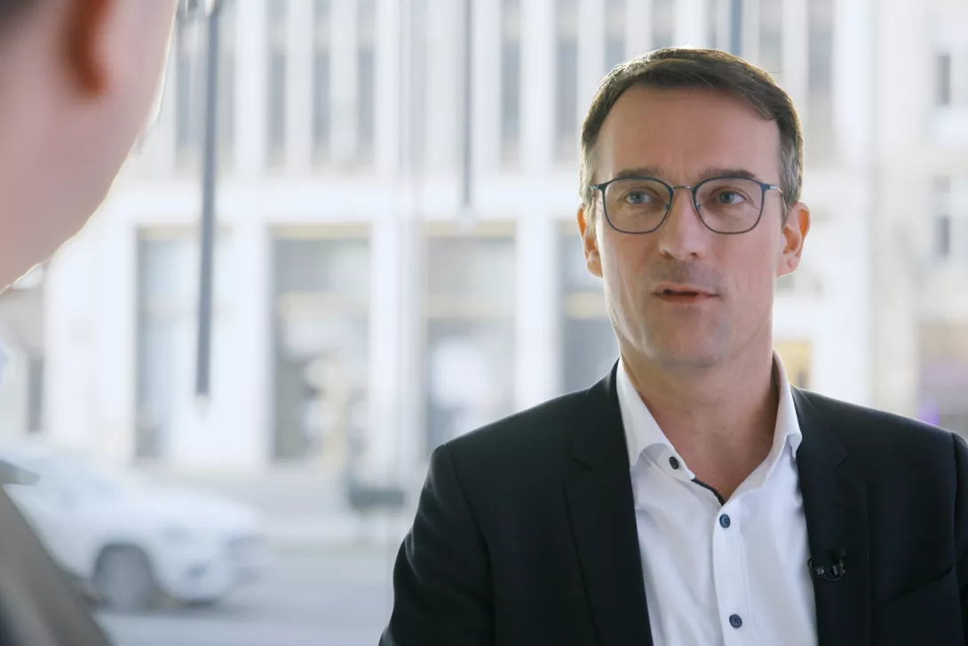 Porsche Consulting strategy paper future of rail - seamless, smart, enjoyable