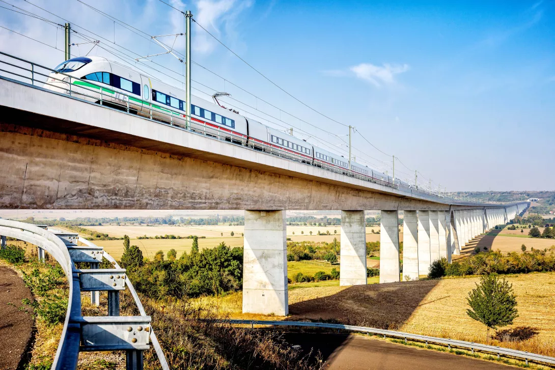 Porsche Consulting strategy paper future of rail - seamless, smart, enjoyable